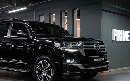 Toyota Land Cruiser 200, 2020 год, 9 890 000 рублей, 6 фотография