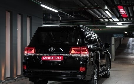 Toyota Land Cruiser 200, 2020 год, 9 890 000 рублей, 4 фотография
