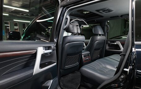 Toyota Land Cruiser 200, 2020 год, 9 890 000 рублей, 24 фотография
