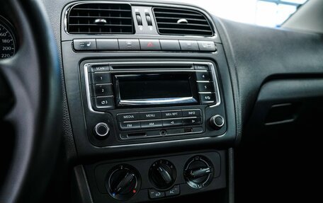Volkswagen Polo VI (EU Market), 2013 год, 850 000 рублей, 19 фотография