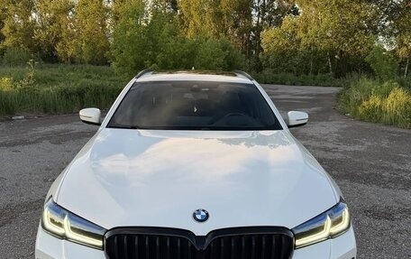 BMW 5 серия, 2021 год, 6 800 000 рублей, 1 фотография