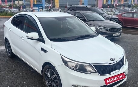 KIA Rio III рестайлинг, 2017 год, 799 000 рублей, 2 фотография