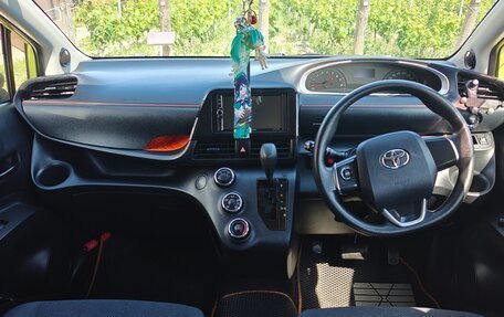Toyota Sienta II, 2017 год, 1 250 000 рублей, 6 фотография