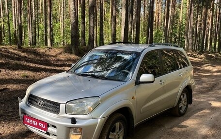 Toyota RAV4, 2001 год, 645 000 рублей, 1 фотография