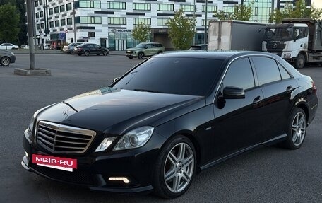 Mercedes-Benz E-Класс, 2011 год, 1 800 000 рублей, 3 фотография