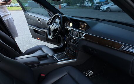 Mercedes-Benz E-Класс, 2011 год, 1 800 000 рублей, 13 фотография