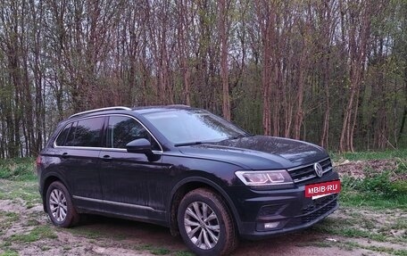 Volkswagen Tiguan II, 2018 год, 2 350 000 рублей, 3 фотография