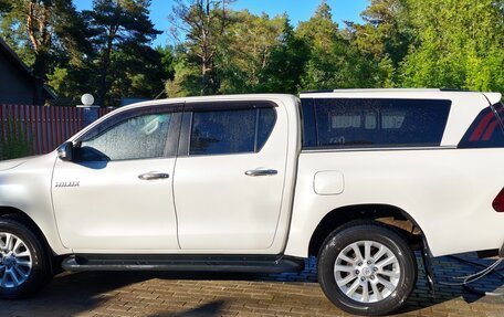Toyota Hilux VIII, 2016 год, 3 099 000 рублей, 2 фотография