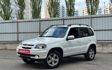 Chevrolet Niva I рестайлинг, 2016 год, 690 000 рублей, 2 фотография