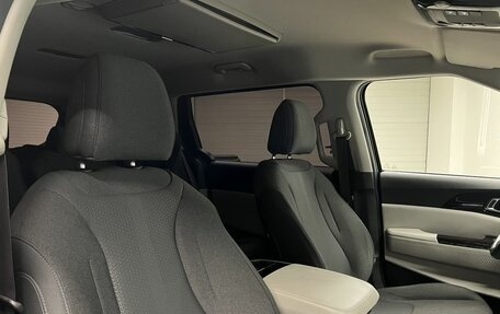 KIA Carnival, 2021 год, 4 000 000 рублей, 16 фотография
