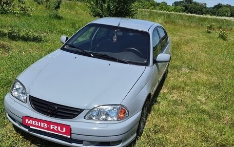 Toyota Avensis III рестайлинг, 2001 год, 610 000 рублей, 1 фотография