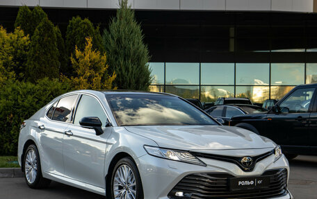 Toyota Camry, 2018 год, 4 050 000 рублей, 3 фотография