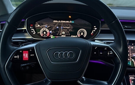 Audi A8, 2019 год, 5 950 000 рублей, 9 фотография