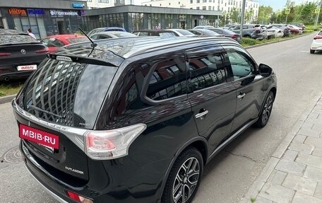 Mitsubishi Outlander III рестайлинг 3, 2014 год, 1 885 000 рублей, 5 фотография