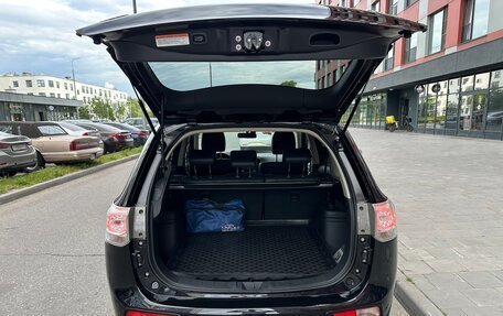 Mitsubishi Outlander III рестайлинг 3, 2014 год, 1 885 000 рублей, 11 фотография
