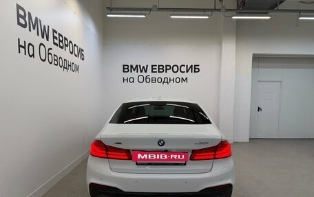 BMW 5 серия, 2020 год, 4 390 000 рублей, 4 фотография