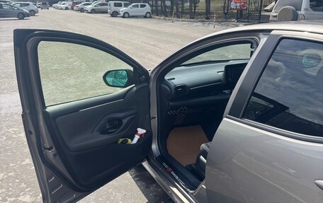 Toyota Yaris, 2020 год, 1 200 000 рублей, 11 фотография