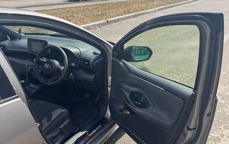 Toyota Yaris, 2020 год, 1 200 000 рублей, 14 фотография