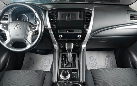 Mitsubishi Pajero Sport III рестайлинг, 2020 год, 3 699 000 рублей, 12 фотография