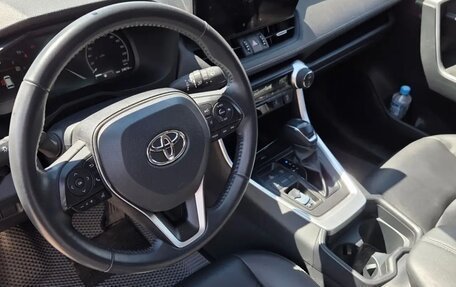 Toyota RAV4, 2023 год, 4 200 000 рублей, 9 фотография