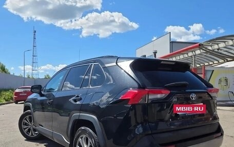 Toyota RAV4, 2023 год, 4 200 000 рублей, 8 фотография