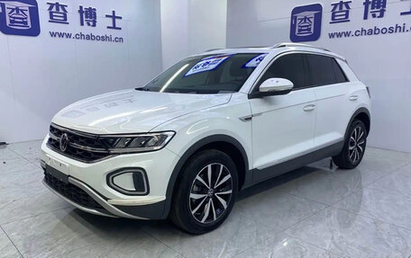 Volkswagen T-Roc I, 2023 год, 2 100 000 рублей, 7 фотография
