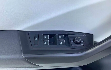 Volkswagen T-Roc I, 2023 год, 2 100 000 рублей, 12 фотография