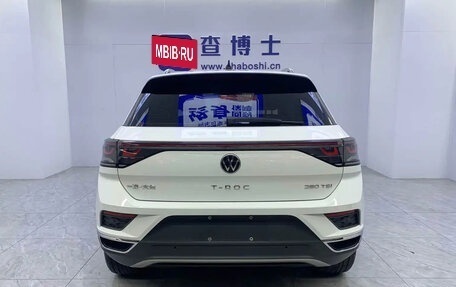 Volkswagen T-Roc I, 2023 год, 2 100 000 рублей, 4 фотография