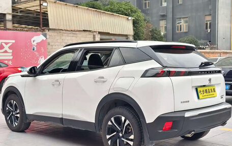 Peugeot 2008 II, 2023 год, 1 320 000 рублей, 4 фотография