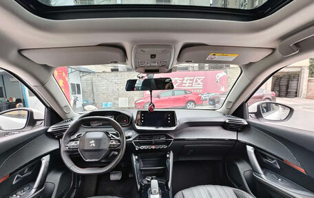 Peugeot 2008 II, 2023 год, 1 320 000 рублей, 10 фотография