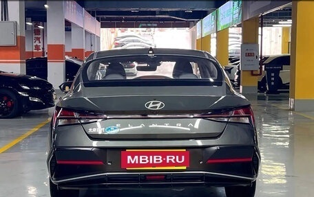 Hyundai Elantra, 2022 год, 1 300 000 рублей, 4 фотография
