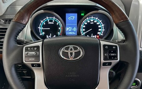 Toyota Land Cruiser Prado 150 рестайлинг 2, 2013 год, 3 197 000 рублей, 29 фотография