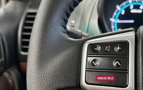 Toyota Land Cruiser Prado 150 рестайлинг 2, 2013 год, 3 197 000 рублей, 22 фотография