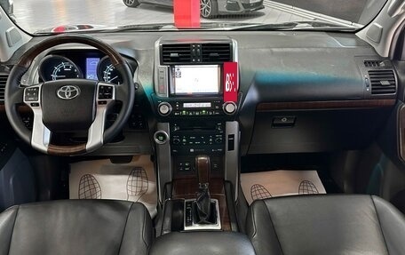 Toyota Land Cruiser Prado 150 рестайлинг 2, 2013 год, 3 197 000 рублей, 30 фотография
