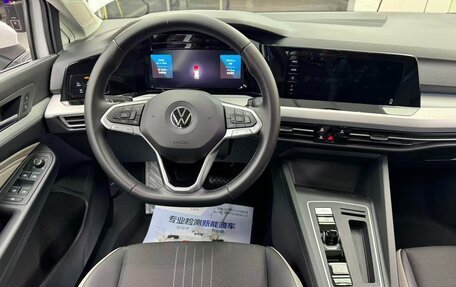 Volkswagen Golf VIII, 2021 год, 1 780 700 рублей, 9 фотография