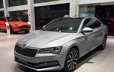 Skoda Superb III рестайлинг, 2023 год, 2 080 000 рублей, 1 фотография