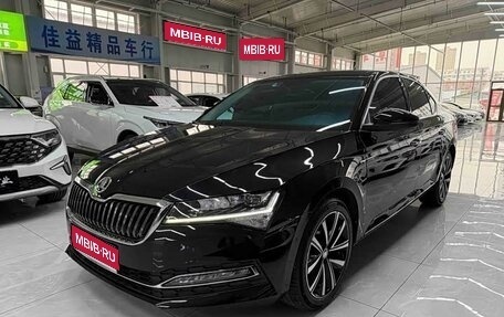 Skoda Superb III рестайлинг, 2022 год, 2 000 000 рублей, 1 фотография