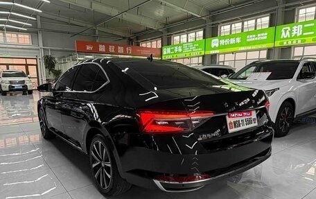 Skoda Superb III рестайлинг, 2022 год, 2 000 000 рублей, 3 фотография