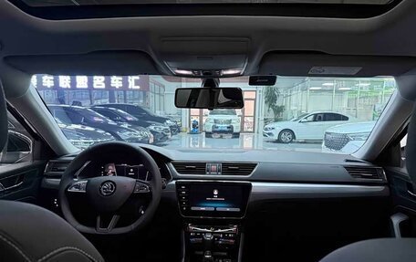 Skoda Superb III рестайлинг, 2022 год, 2 000 000 рублей, 15 фотография