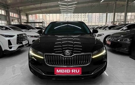 Skoda Superb III рестайлинг, 2022 год, 2 000 000 рублей, 8 фотография