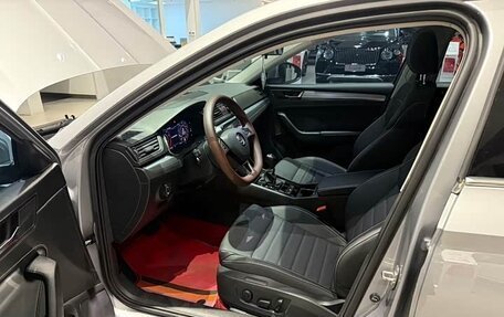 Skoda Superb III рестайлинг, 2023 год, 2 080 000 рублей, 2 фотография
