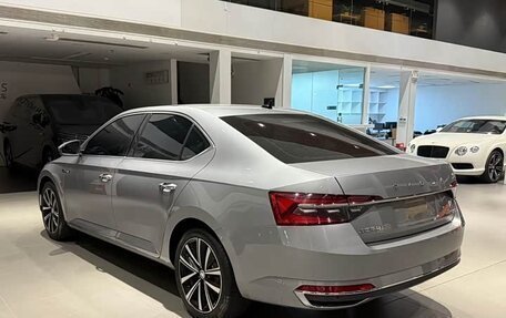 Skoda Superb III рестайлинг, 2023 год, 2 080 000 рублей, 3 фотография