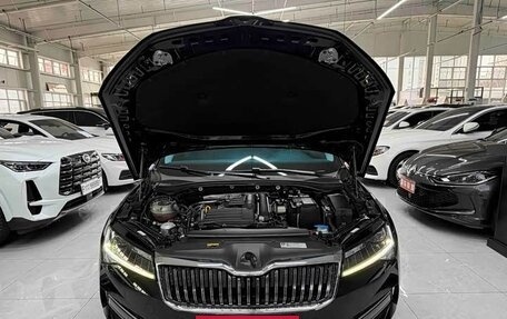 Skoda Superb III рестайлинг, 2022 год, 2 000 000 рублей, 20 фотография