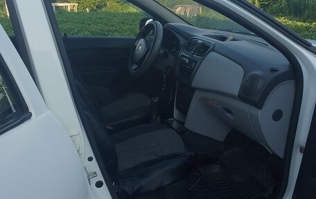 Renault Logan II, 2015 год, 350 000 рублей, 5 фотография