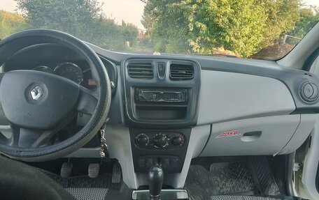 Renault Logan II, 2015 год, 350 000 рублей, 8 фотография