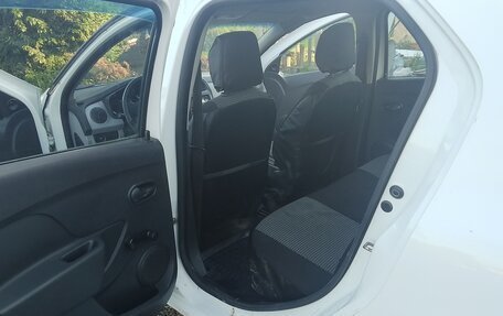 Renault Logan II, 2015 год, 350 000 рублей, 7 фотография