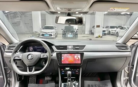 Skoda Superb III рестайлинг, 2021 год, 1 990 000 рублей, 8 фотография