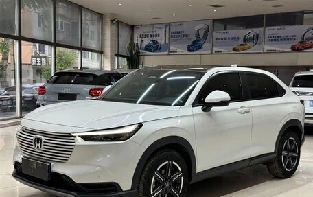 Honda Vezel, 2024 год, 1 680 000 рублей, 1 фотография