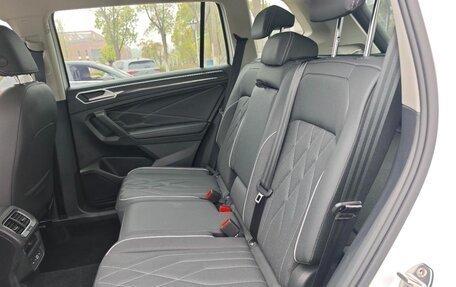 Volkswagen Tiguan II, 2022 год, 2 010 000 рублей, 10 фотография