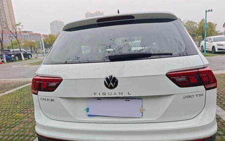 Volkswagen Tiguan II, 2022 год, 2 010 000 рублей, 4 фотография